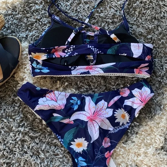NWT Cupshe Navy Floral Cutout Bikini Set - Picture 8 of 10